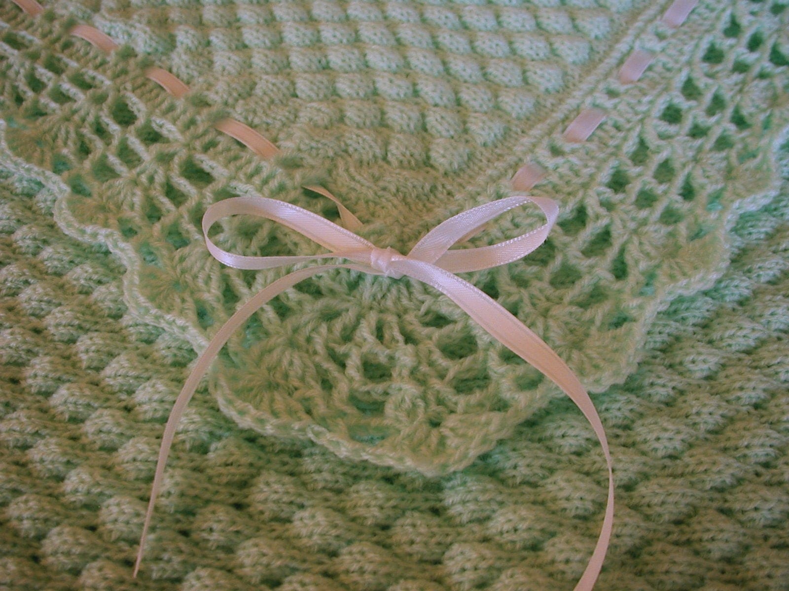 Striped Lace Crochet Baby Blanket -- Free Crochet Pattern